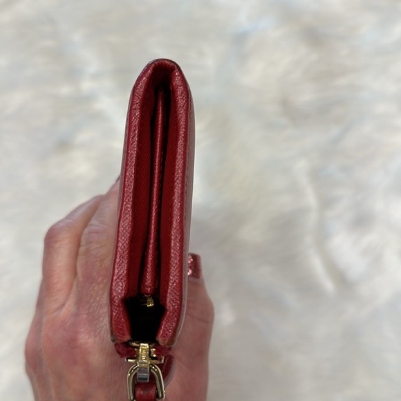 Prada red zippy wallet (perfect for the Christmas) - Picture 6 of 17